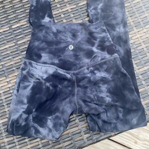 Tye dye lululemon leggings, perfect condition. 28 inch